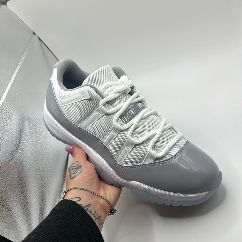 Deadstock air Jordan 11 Retro Low ‘Cement Grey’